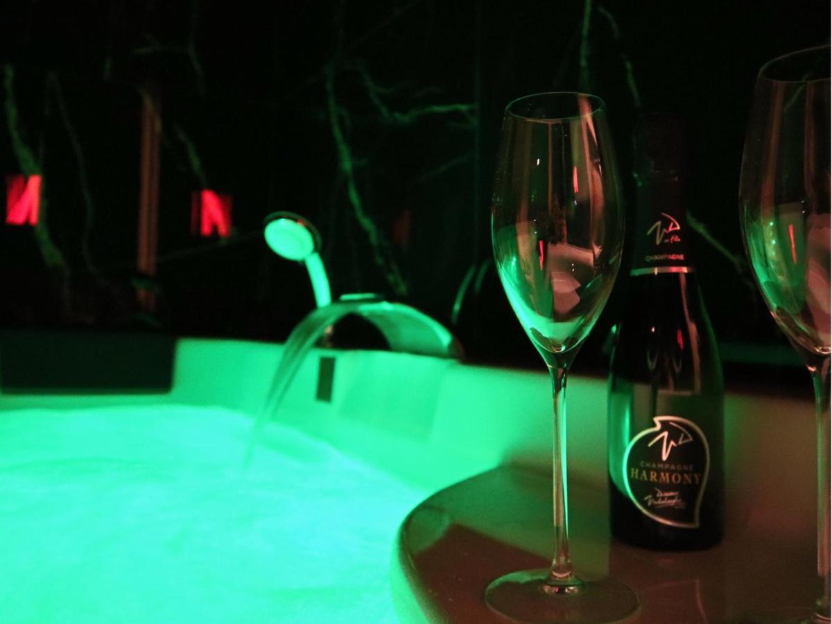 Sejour Detente A Saint-Omer - Jacuzzi Prive, Terrasse, Centre-Ville Et Parking Gratuit Zewnętrze zdjęcie